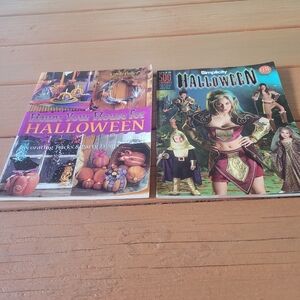 Lot of 2 Halloween Soft Cover Books Simplicity Halloween 2006 & Haunt Your House